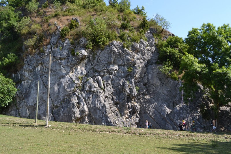 a l'aise sur les rochers 8 lettres